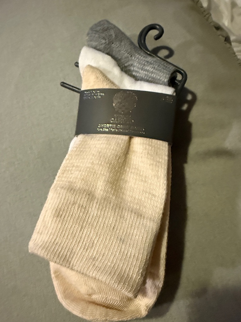 Vince Camuto 3-Pack Casual Socks in Beige, White & Gray